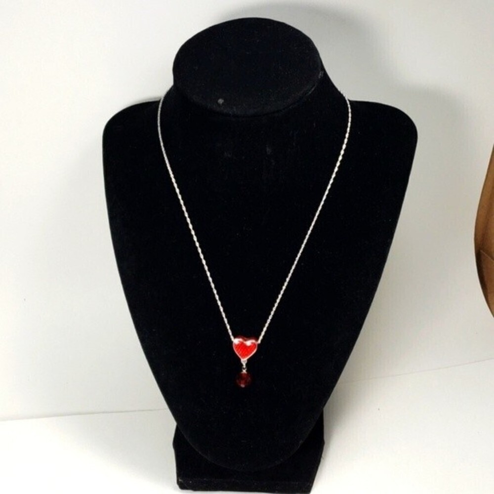 Red Quilted Heart Swarovski Crystal Pendant Necklace – Sterling Silver 0.925 Ovl - Picture 4 of 9